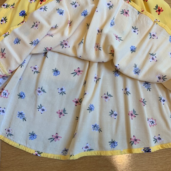 Girls summer dress. Yellow with floral print size 4T - Picture 4 of 4